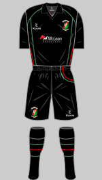 glentoran fc 2012-13 away kit